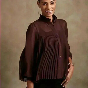 Banana Republic Chiffon Pleated Blouse